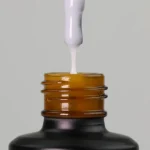 Momo Gel In Bottle No.05, Akıllı Fırçalı Protez Tırnak Jeli, Rakı Beyazı, 18 ml - Görsel 3